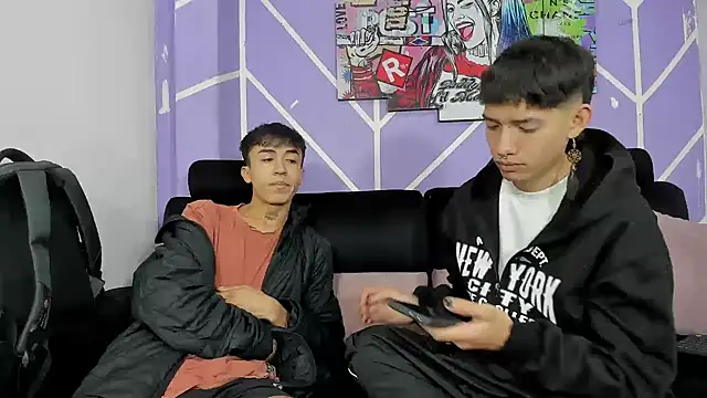 Snapshot of heyy_noah11 chatting on March 5, 2026, 1:40 pm heyy noah11 online show from March 5, 2026, 1:40 pm