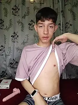 Snapshot of heyy_noah11 chatting on November 15, 2025, 1:31 am heyy noah11 online show from November 15, 2025, 1:31 am