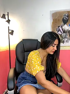 Snapshot of _Isabella_1 chatting on October 11, 2025, 4:24 am Isabella 1 online show from October 11, 2025, 4:24 am