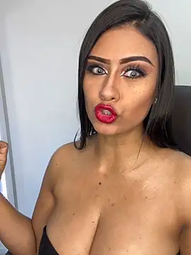 Snapshot of _Isabella_1 chatting on November 13, 2025, 2:37 am Isabella 1 online show from November 13, 2025, 2:37 am