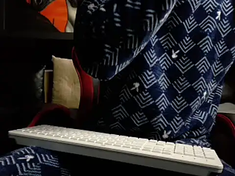 Molotov Explosive online show from October 24, 2025, 1:21 pm