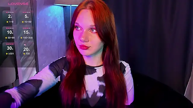 Snapshot of MargoViento chatting on November 7, 2025, 9:19 pm MargoViento online show from November 7, 2025, 9:19 pm