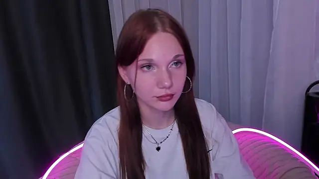 Snapshot of MargoViento chatting on October 14, 2025, 9:25 pm MargoViento online show from October 14, 2025, 9:25 pm