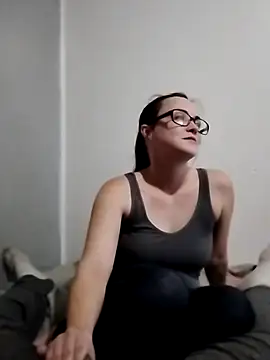 creamycouple69 online show from November 2, 2025, 10:09 am