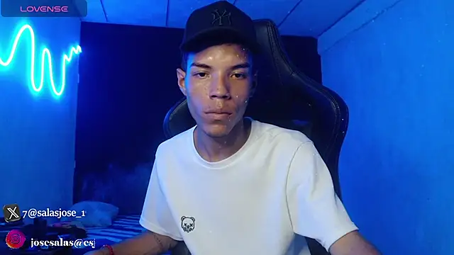 jhojan foxxx  online show from November 24, 2025, 8:20 pm