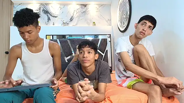 Snapshot of PYCS_BOYS chatting on October 13, 2025, 7:15 pm PYCS BOYS online show from October 13, 2025, 7:15 pm
