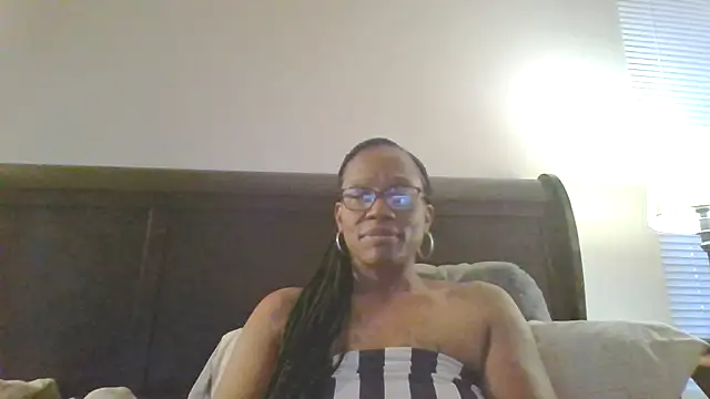 Snapshot of SweetCandy85 chatting on October 12, 2025, 10:22 pm SweetCandy85 online show from October 12, 2025, 10:22 pm