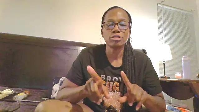 Snapshot of SweetCandy85 chatting on November 3, 2025, 1:44 am SweetCandy85 online show from November 3, 2025, 1:44 am