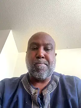 Snapshot of SweetCandy85 chatting on November 4, 2025, 2:43 pm SweetCandy85 online show from November 4, 2025, 2:43 pm