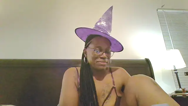 Snapshot of SweetCandy85 chatting on November 1, 2025, 3:13 am SweetCandy85 online show from November 1, 2025, 3:13 am