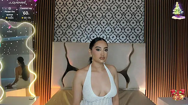 Snapshot of BEELLA_TAY1 chatting on December 4, 2025, 12:37 pm BEELLA TAY1 online show from December 4, 2025, 12:37 pm