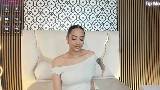 Snapshot of BEELLA_TAY1 chatting on October 23, 2025, 1:43 pm BEELLA TAY1 online show from October 23, 2025, 1:43 pm