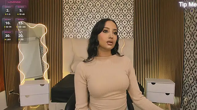 Snapshot of BEELLA_TAY1 chatting on October 22, 2025, 2:16 pm BEELLA TAY1 online show from October 22, 2025, 2:16 pm