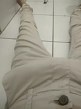 Snapshot of Guilhermekovaliosky chatting on December 15, 2025, 2:01 pm Guilhermekovaliosky online show from December 15, 2025, 2:01 pm