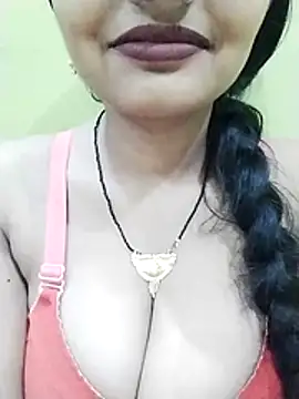 Snapshot of kiara-simmi chatting on November 6, 2025, 1:48 pm kiara-simmi online show from November 6, 2025, 1:48 pm