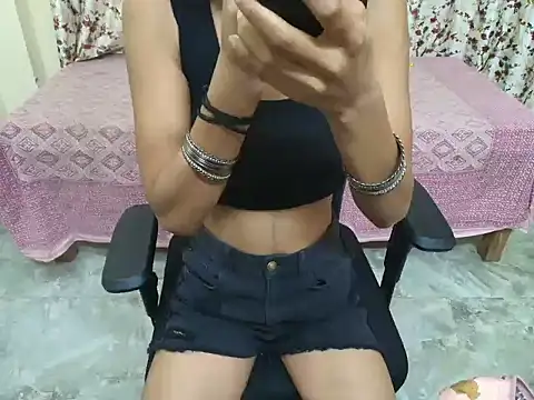Snapshot of hii_tanisha chatting on June 14, 2026, 5:30 am hii tanisha online show from June 14, 2026, 5:30 am