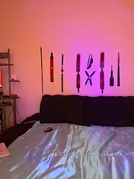 Snapshot of MiniMonroe chatting on December 3, 2025, 10:47 am MiniMonroe online show from December 3, 2025, 10:47 am