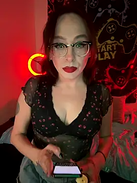 Snapshot of MiniMonroe chatting on October 22, 2025, 10:58 am MiniMonroe online show from October 22, 2025, 10:58 am