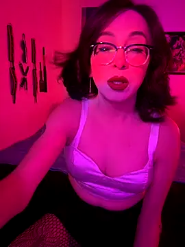 Snapshot of MiniMonroe chatting on December 5, 2025, 12:04 pm MiniMonroe online show from December 5, 2025, 12:04 pm