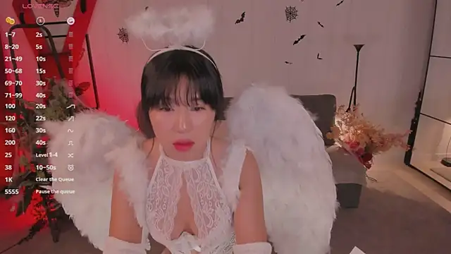 Snapshot of Erika_Kim chatting on October 29, 2025, 6:01 am Erika Kim online show from October 29, 2025, 6:01 am