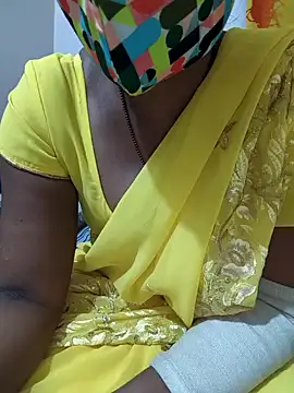 Snapshot of Best_Kannada_Couple chatting on November 11, 2025, 4:57 pm Best Kannada Couple online show from November 11, 2025, 4:57 pm