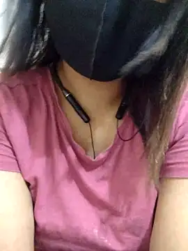 Snapshot of Tanha18 chatting on October 24, 2025, 10:47 am Tanha18 online show from October 24, 2025, 10:47 am