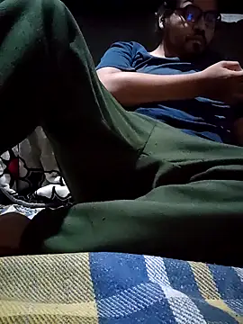 axel-spr online show from October 17, 2025, 4:38 am