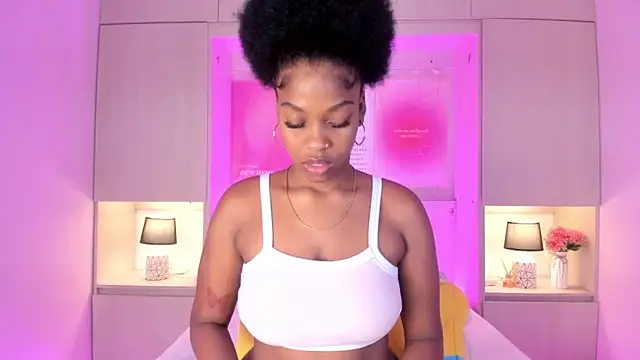 Snapshot of MaraBaker chatting on October 28, 2025, 12:04 pm MaraBaker online show from October 28, 2025, 12:04 pm