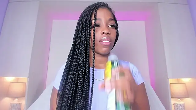 Snapshot of MaraBaker chatting on October 22, 2025, 3:50 am MaraBaker online show from October 22, 2025, 3:50 am