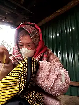 xixibabi online show from December 17, 2025, 3:55 am