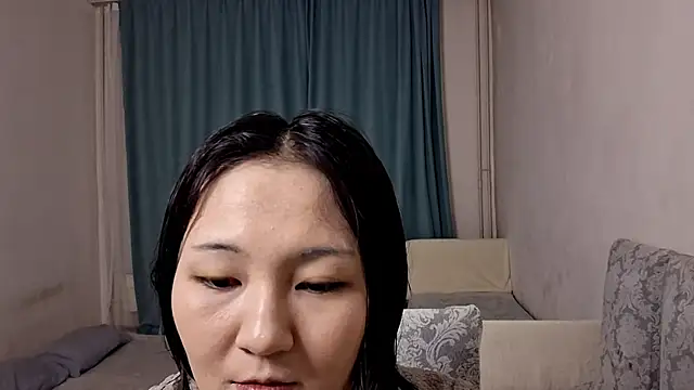 Lyndasilk online show from April 26, 2026, 4:26 pm