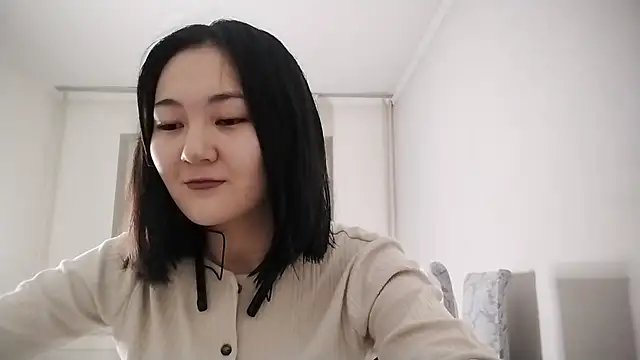 Snapshot of Lyndasilk chatting on November 12, 2025, 2:10 pm Lyndasilk online show from November 12, 2025, 2:10 pm