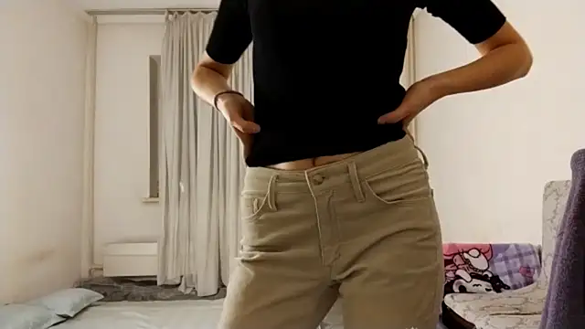 Snapshot of Lyndasilk chatting on December 4, 2025, 3:11 pm Lyndasilk online show from December 4, 2025, 3:11 pm