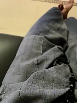 chikorkomdz online show from October 12, 2025, 5:47 pm