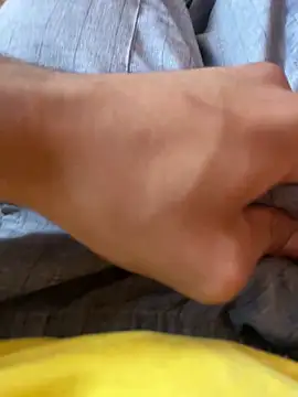 chikorkomdz online show from November 12, 2025, 4:22 pm