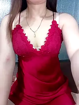 Snapshot of LeanaLy chatting on July 4, 2026, 11:42 pm LeanaLy online show from July 4, 2026, 11:42 pm