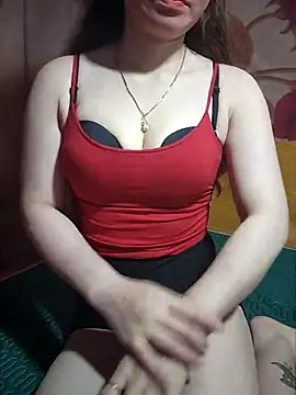 Snapshot of LeanaLy chatting on November 2, 2025, 2:05 am LeanaLy online show from November 2, 2025, 2:05 am