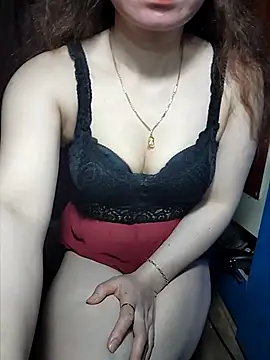 Snapshot of LeanaLy chatting on October 30, 2025, 12:03 pm LeanaLy online show from October 30, 2025, 12:03 pm