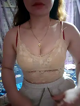 Snapshot of LeanaLy chatting on December 3, 2025, 8:36 am LeanaLy online show from December 3, 2025, 8:36 am