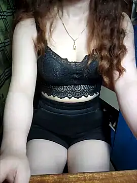 Snapshot of LeanaLy chatting on October 16, 2025, 2:47 pm LeanaLy online show from October 16, 2025, 2:47 pm