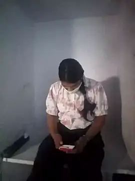 Snapshot of PG_girl_12th chatting on November 6, 2025, 10:30 am PG girl 12th online show from November 6, 2025, 10:30 am