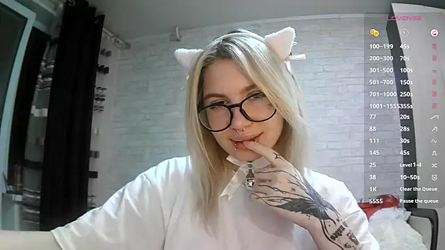 Snapshot of AmeeDelmonace chatting on October 13, 2025, 2:18 pm AmeeDelmonace online show from October 13, 2025, 2:18 pm