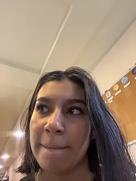AlyssaRay online show from May 6, 2026, 3:05 pm