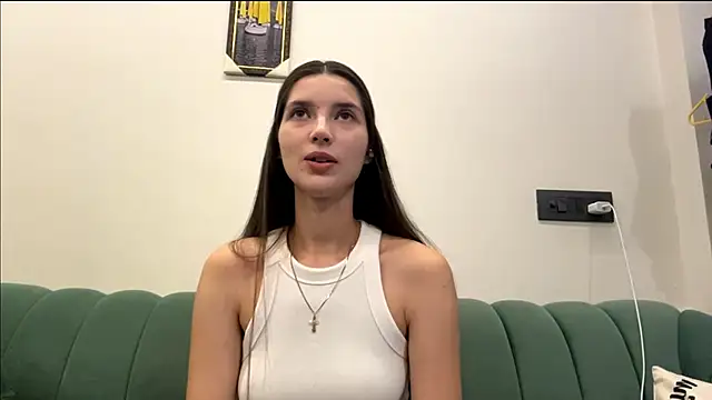 Snapshot of AlessiaChen chatting on October 18, 2025, 7:43 am AlessiaChen online show from October 18, 2025, 7:43 am