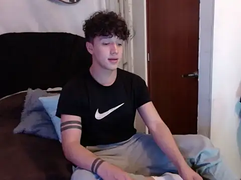 Snapshot of charly_926 chatting on December 2, 2025, 10:55 pm charly 926 online show from December 2, 2025, 10:55 pm