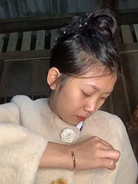 linh-lan1 online show from December 16, 2025, 1:04 pm