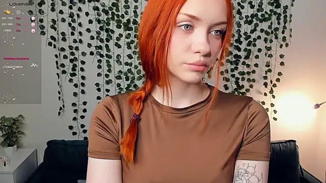 Snapshot of Foxy_blush chatting on October 15, 2025, 7:55 pm Foxy blush online show from October 15, 2025, 7:55 pm