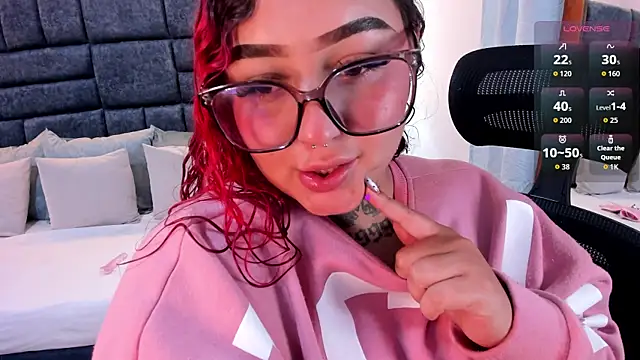 Snapshot of atennea_diiossa chatting on October 27, 2025, 12:06 pm atennea diiossa online show from October 27, 2025, 12:06 pm