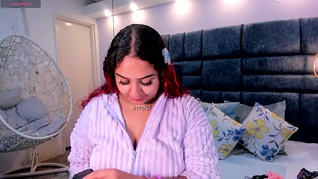 Snapshot of atennea_diiossa chatting on December 3, 2025, 11:53 am atennea diiossa online show from December 3, 2025, 11:53 am