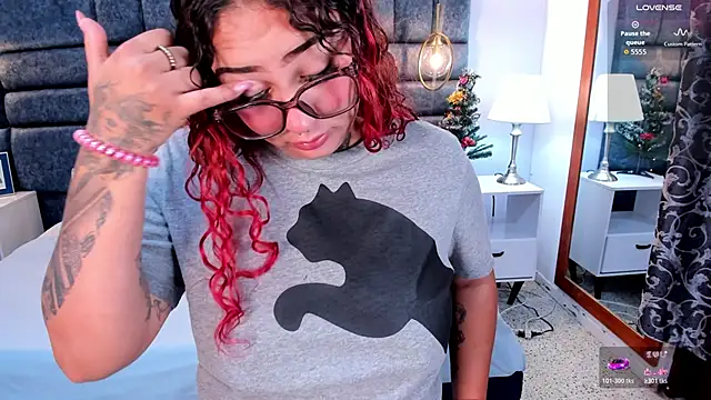 Snapshot of atennea_diiossa chatting on December 5, 2025, 12:15 pm atennea diiossa online show from December 5, 2025, 12:15 pm